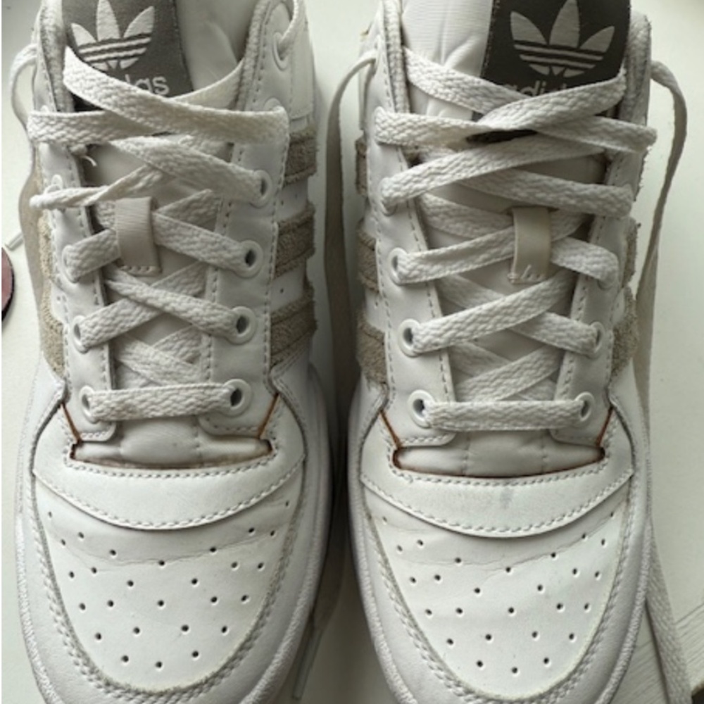 Adidas, Forum Bold Strips size 8, white with tan suede stripes